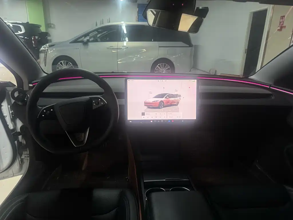 Tesla Model 3 — миниатюра 8
