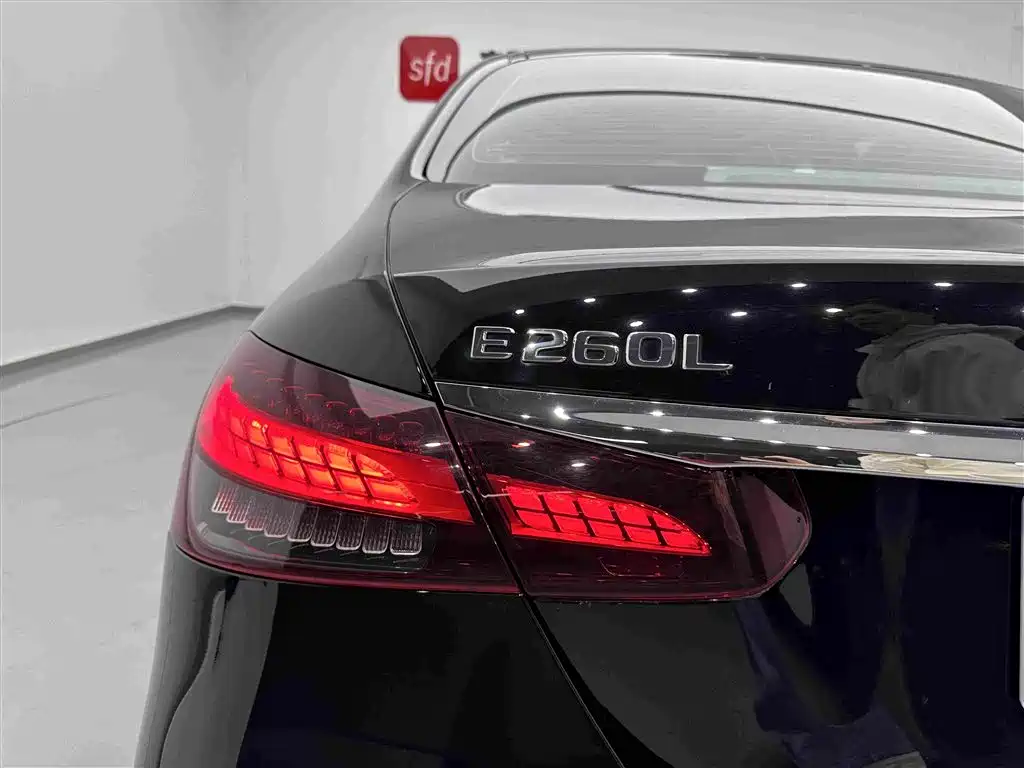 Mercedes-Benz E-Class 2023 — фото 28