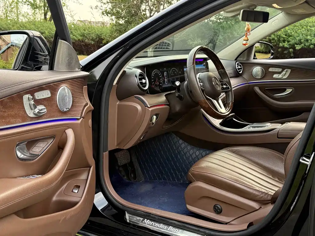 Mercedes-Benz E-Class — миниатюра 4