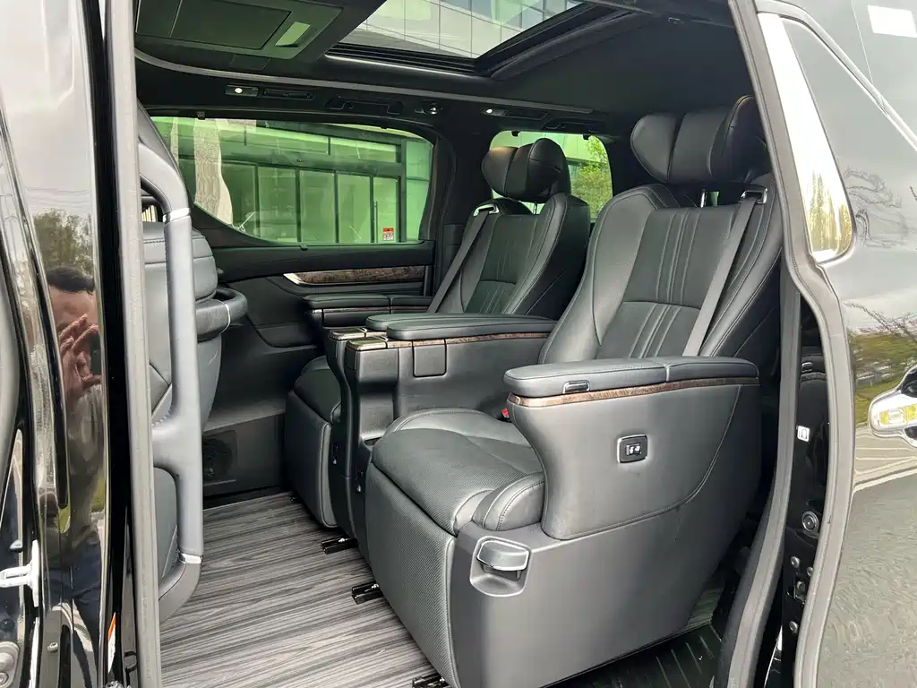 Toyota Alphard 2021 — фото 9