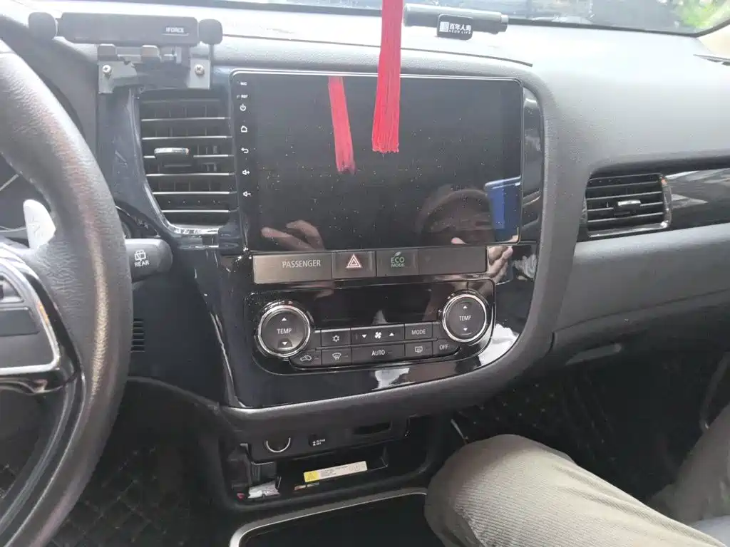 Mitsubishi Outlander — миниатюра 9