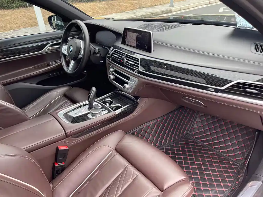 BMW 7 SERIES