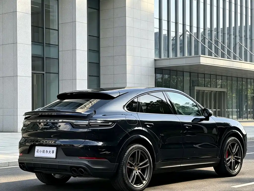 Porsche Cayenne — миниатюра 7