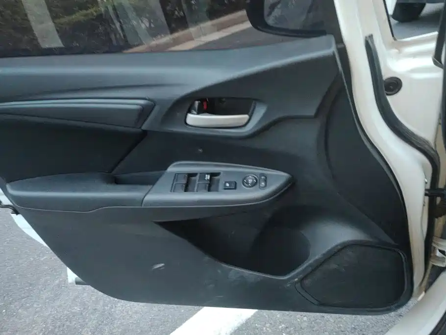 Honda Fit — миниатюра 7