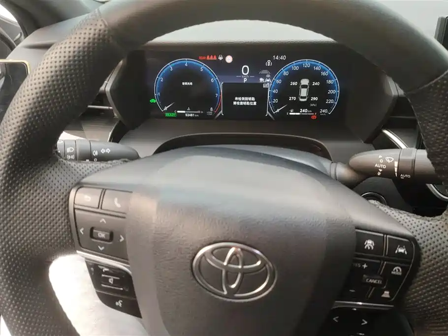 TOYOTA CAMRY