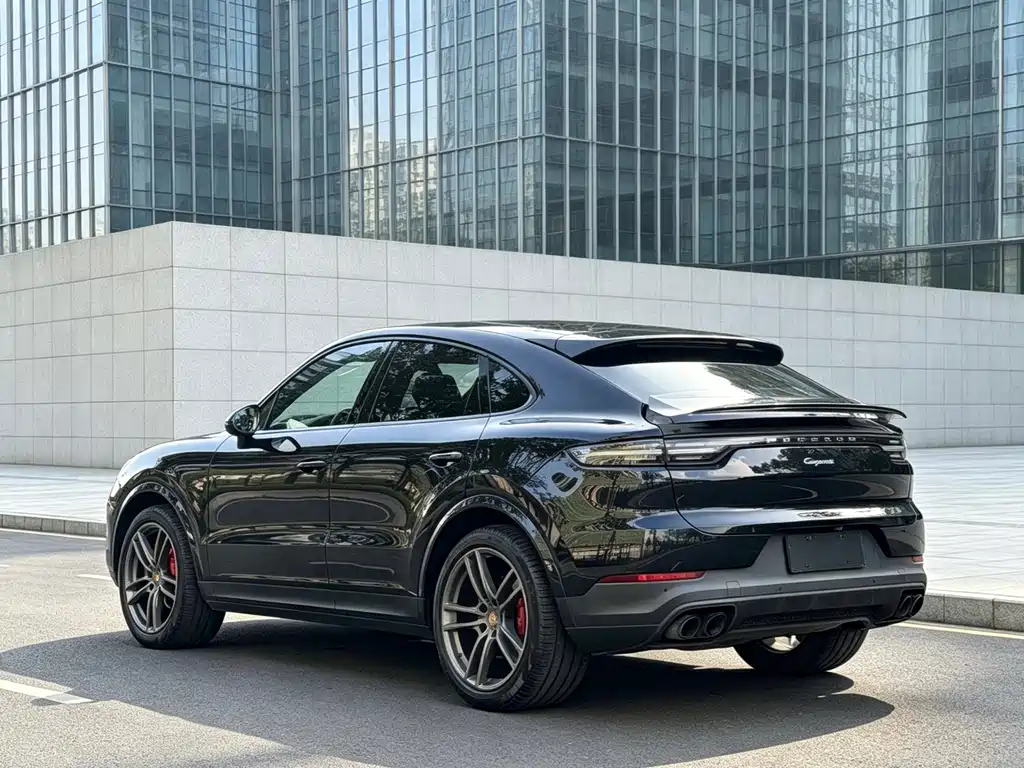Porsche Cayenne — миниатюра 6
