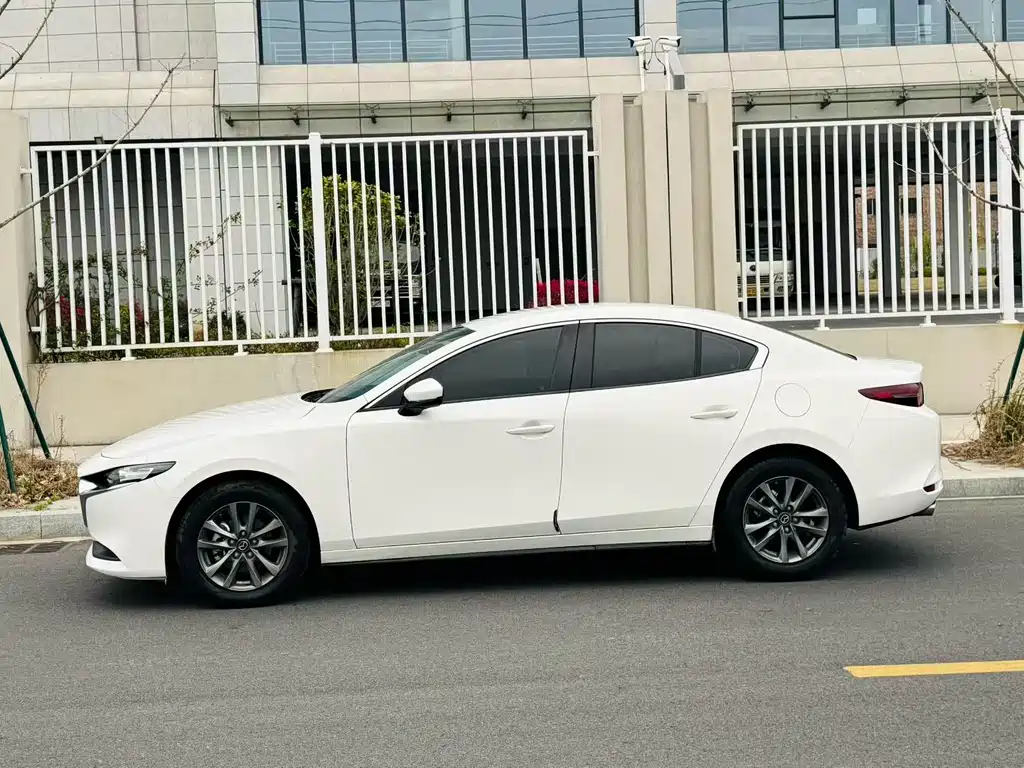 MAZDA 3 ANGKESAILA