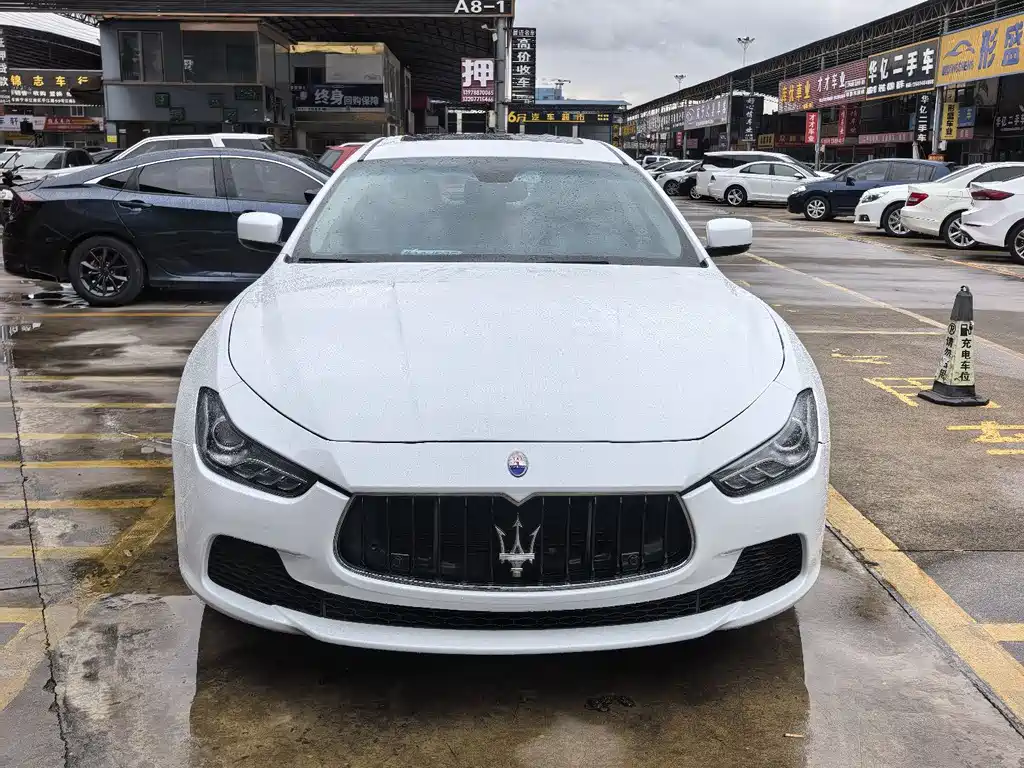MASERATI GHIBLI