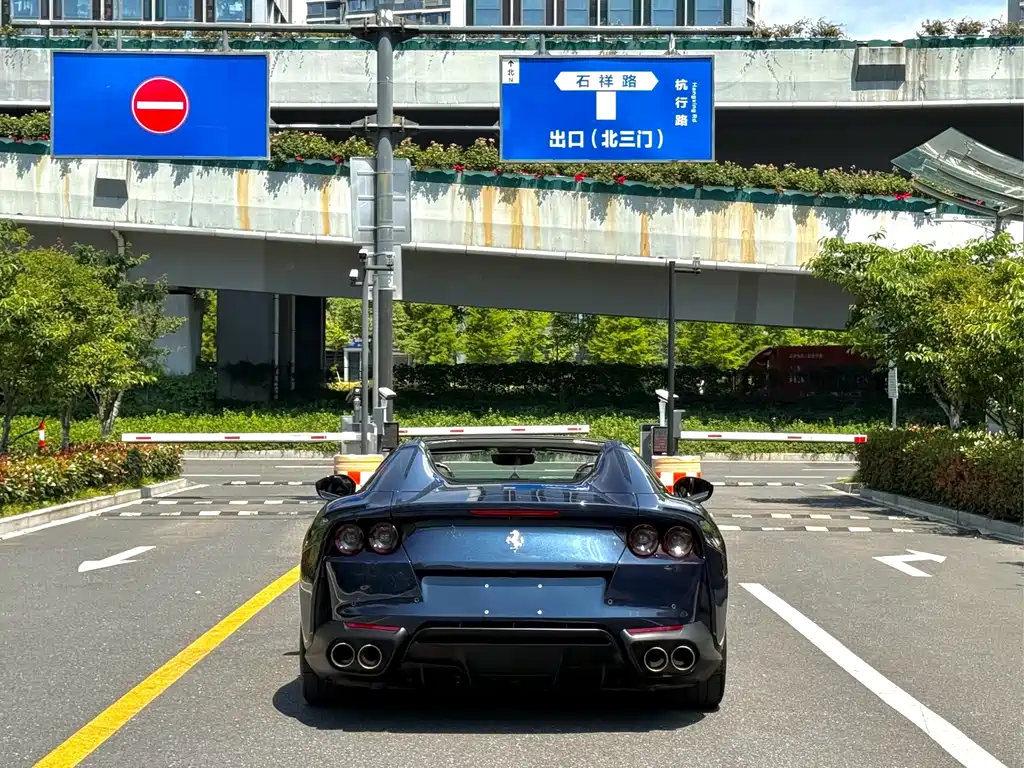 Ferrari 812 2020 6.5L GTS
