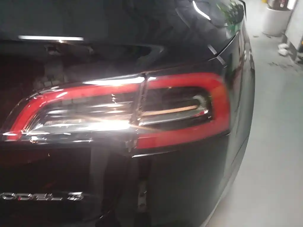 Tesla Model 3 — миниатюра 8