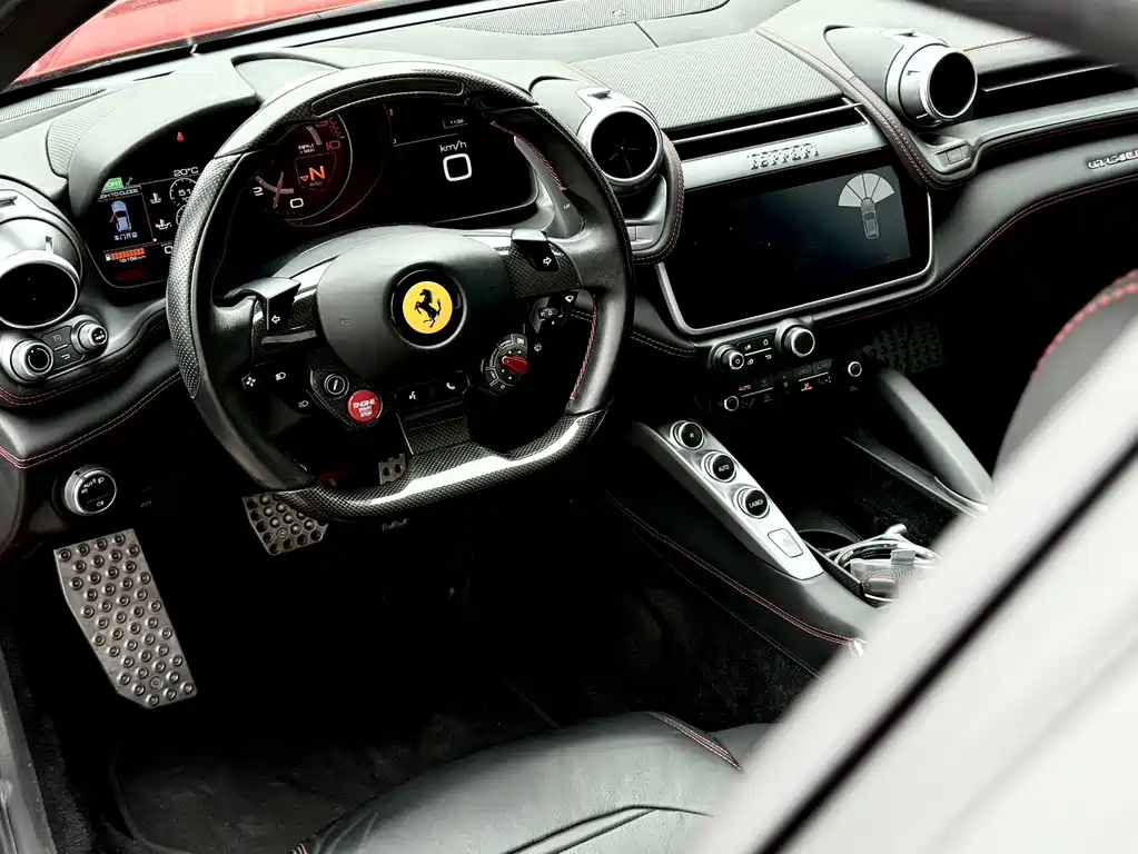 Ferrari GTC4Lusso 2017 3.9T V8