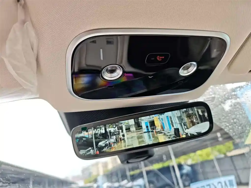 AITO ASK THE WORLD M8