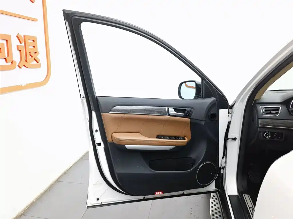 Haval H8 2015 2.0T Luxury