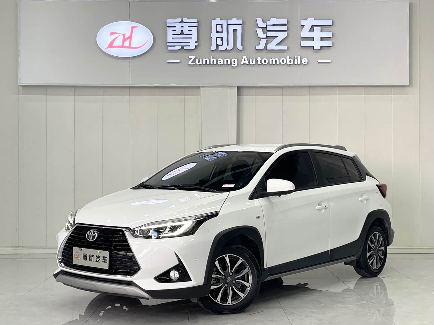 Toyota YARiS L Zhi Xuan 1.5 л 2023 г. Белый, пробег 22000 км