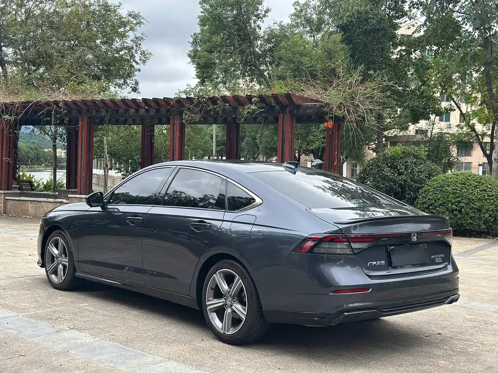 Honda Accord — миниатюра 5