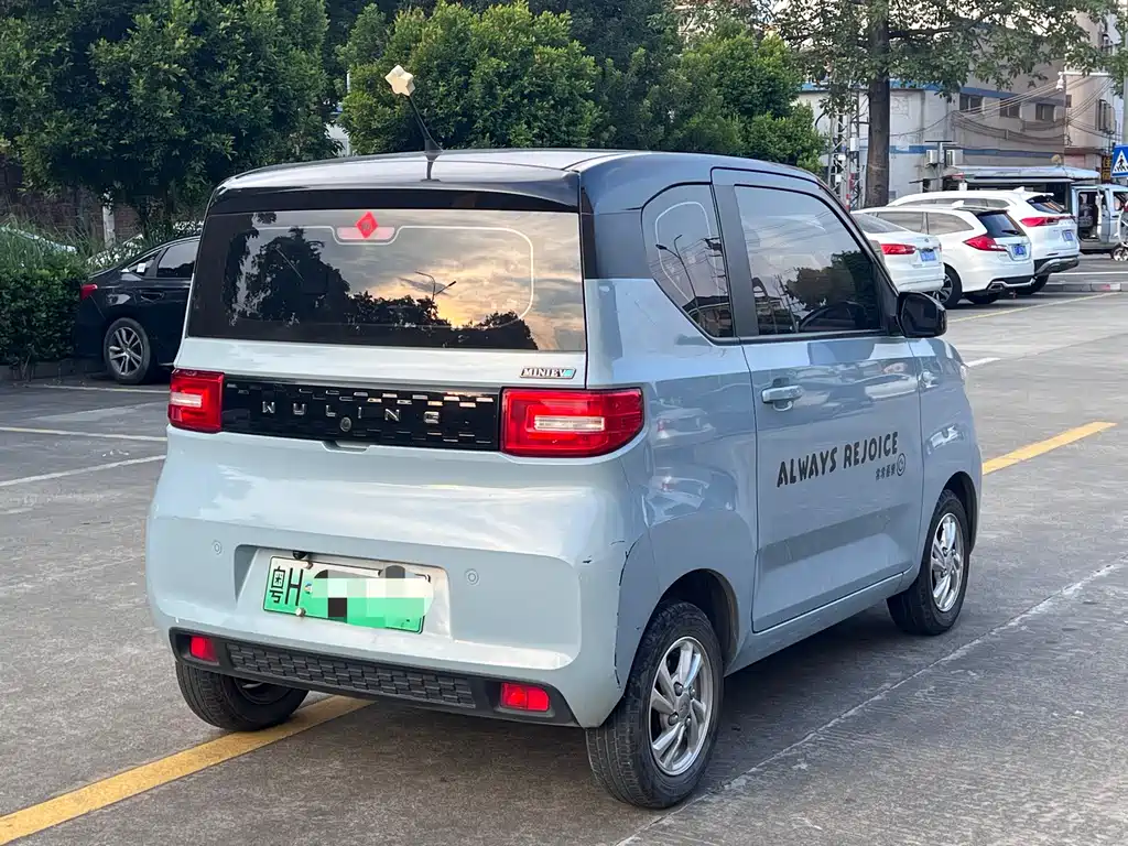 Wuling MINIEV — миниатюра 13