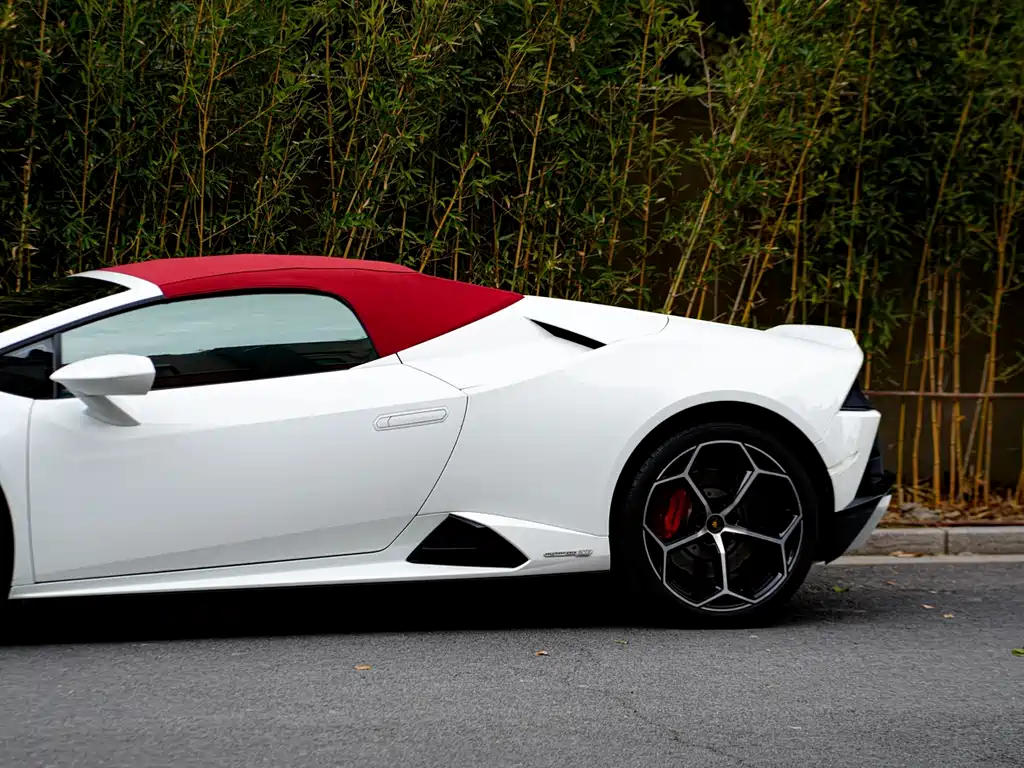 LAMBORGHINI HURACÁN