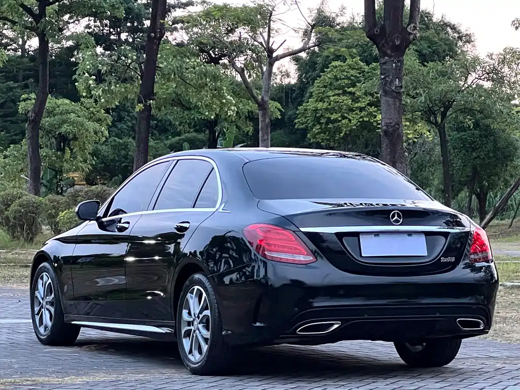 Mercedes-Benz C-Class — миниатюра 6