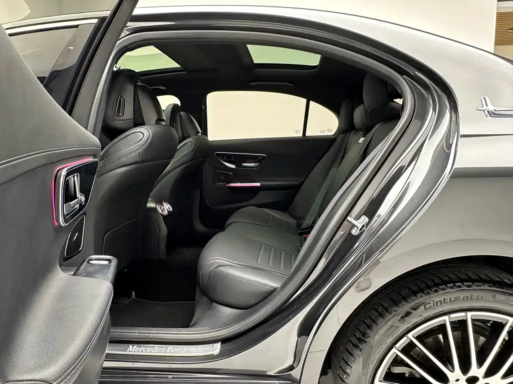 Mercedes-Benz C-Class — миниатюра 8