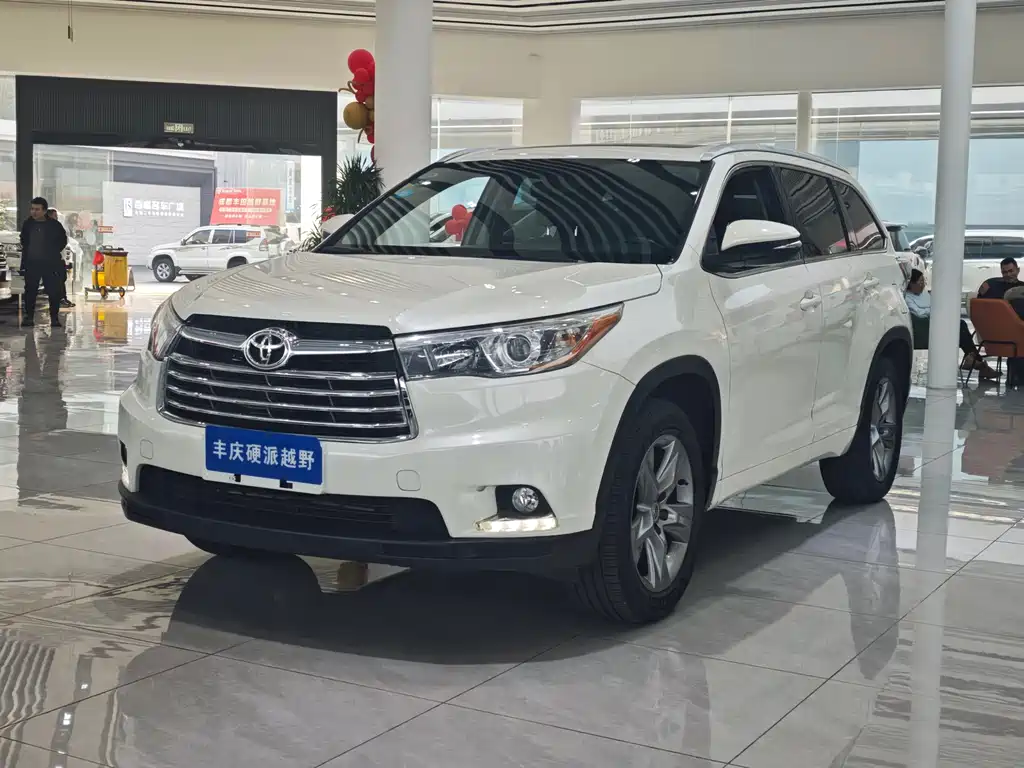 TOYOTA HIGHLANDER