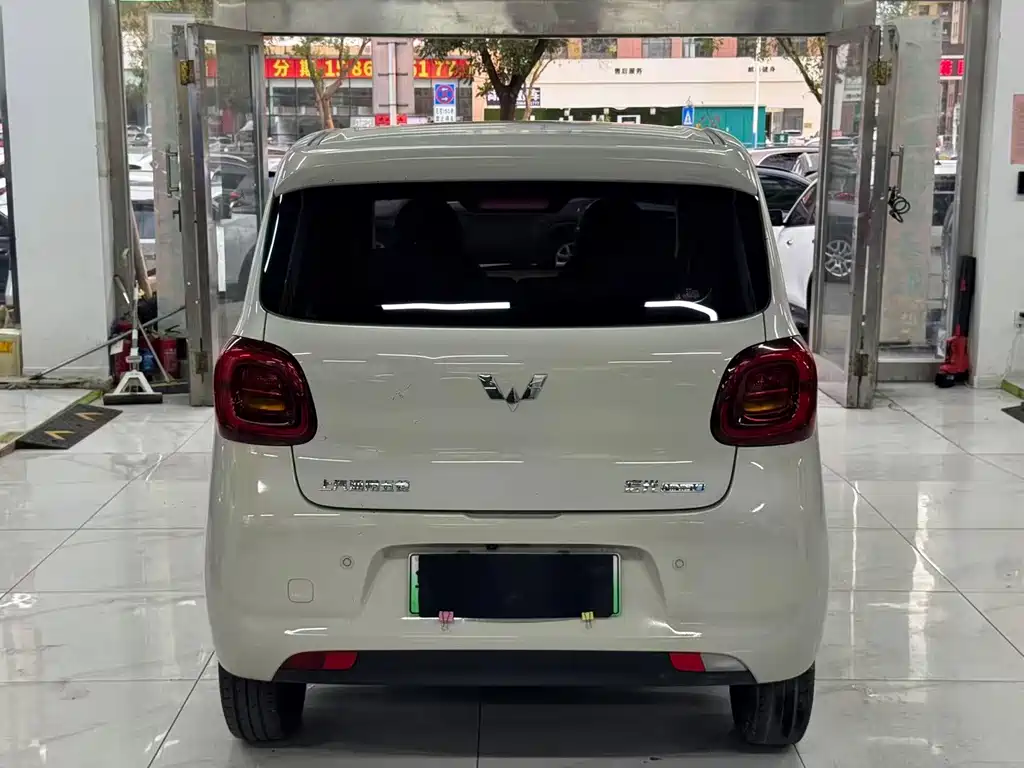 Wuling MINIEV — миниатюра 4