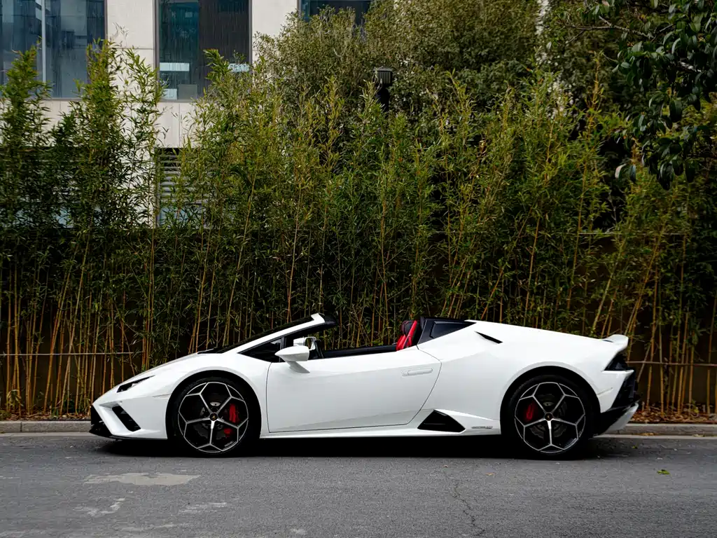 LAMBORGHINI HURACÁN