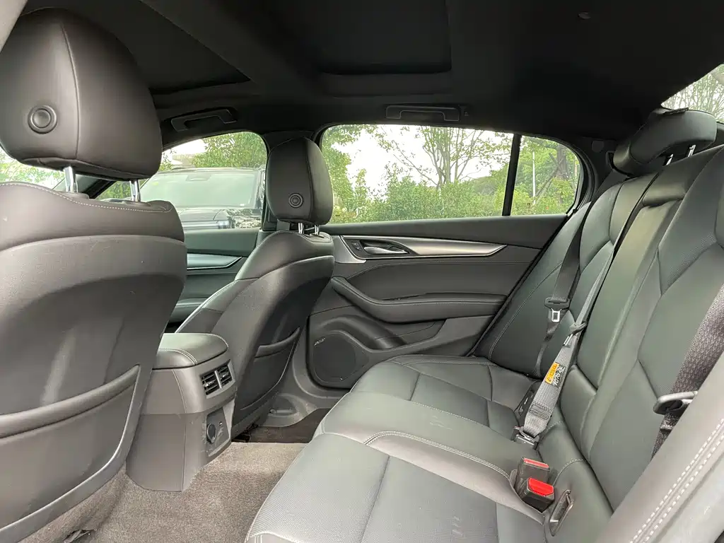 Cadillac CT5 — миниатюра 8