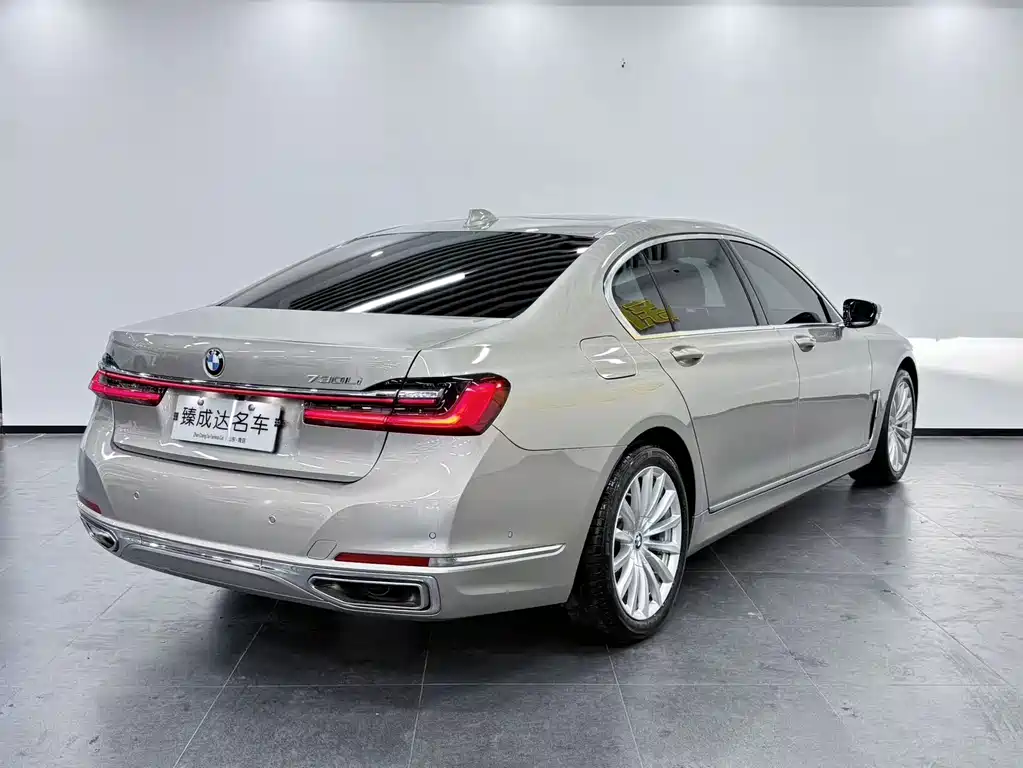 BMW 7 Series — миниатюра 5