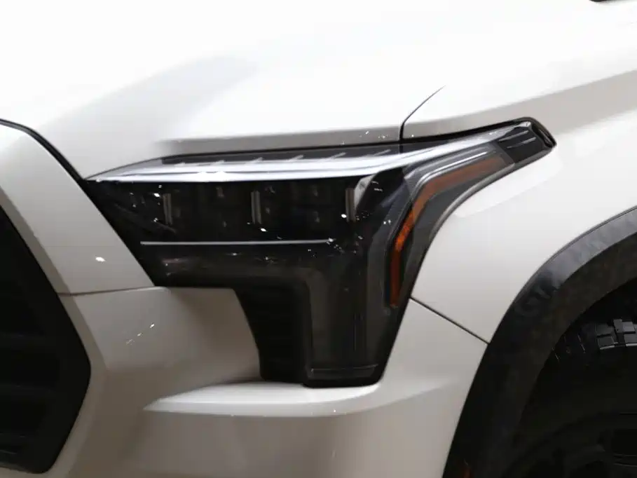 Toyota Sequoia — миниатюра 25