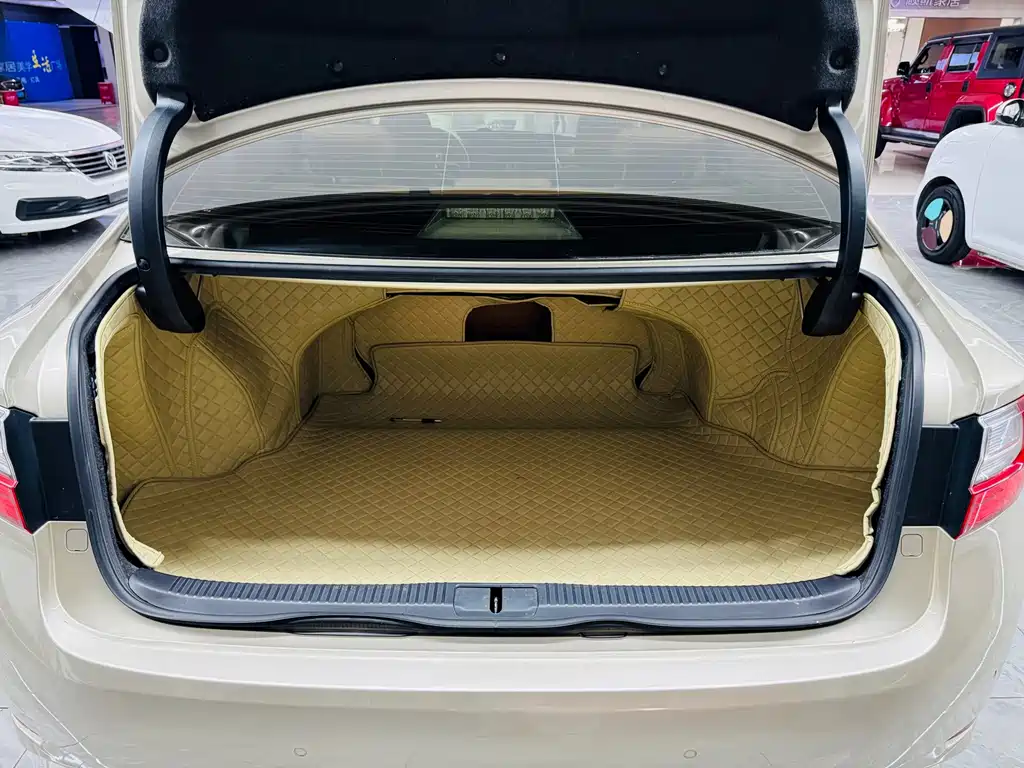 Lexus ES — миниатюра 11