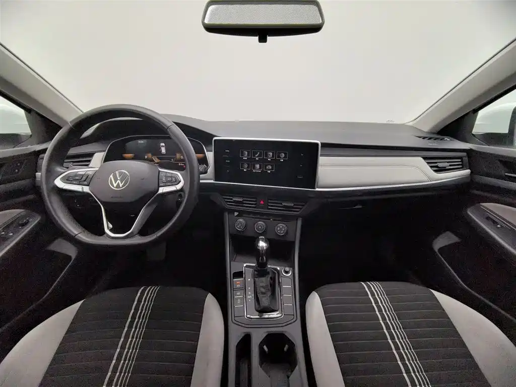 Volkswagen Bora 2023 200TSI DSG