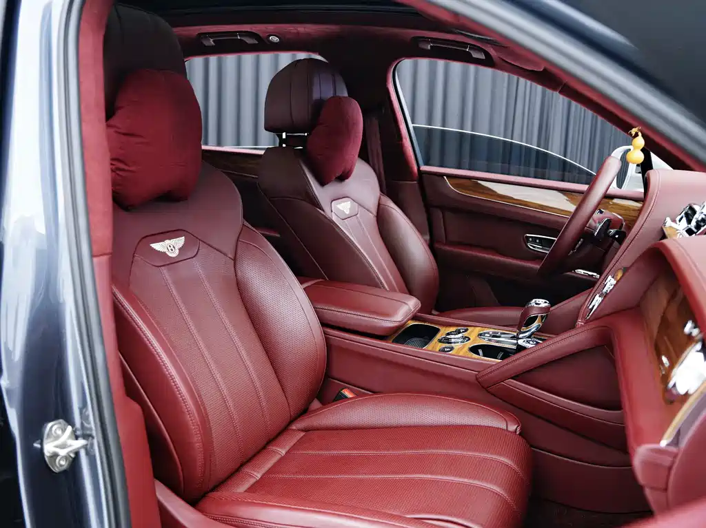 Bentley Bentayga — миниатюра 11