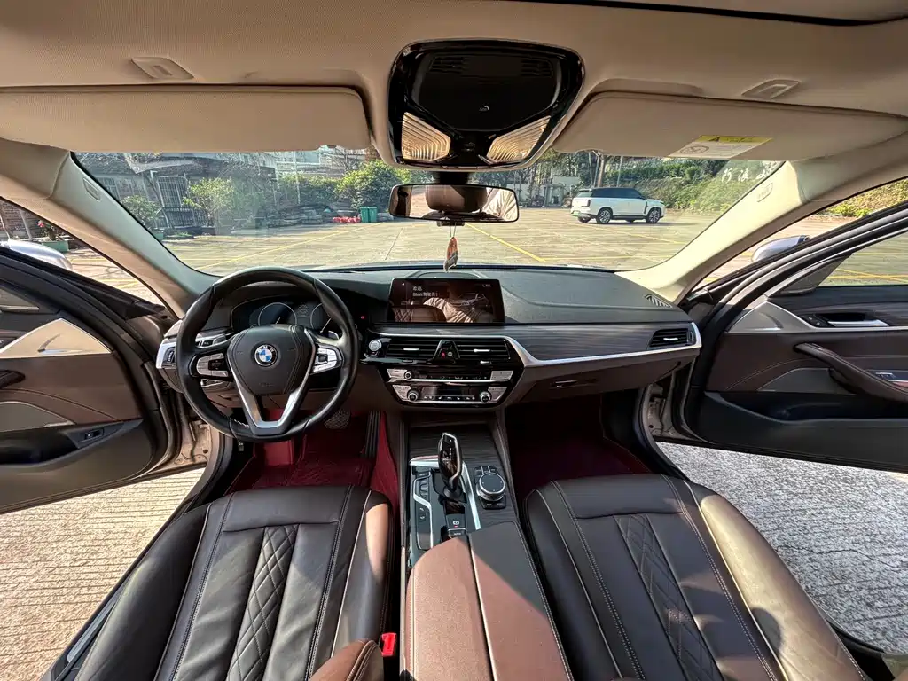 BMW 5 Series — миниатюра 6