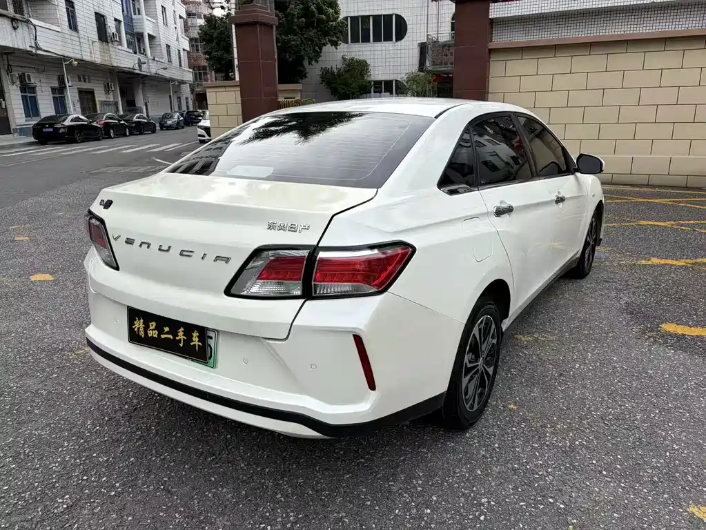 Venucia D60EV