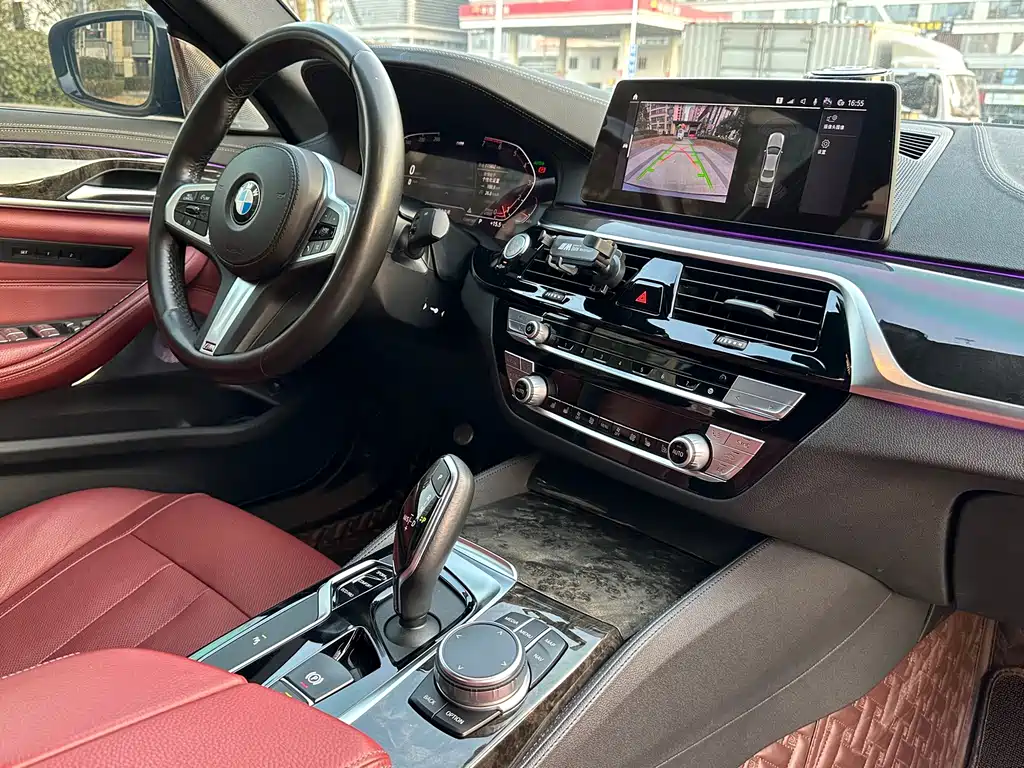 BMW 5 Series — миниатюра 15
