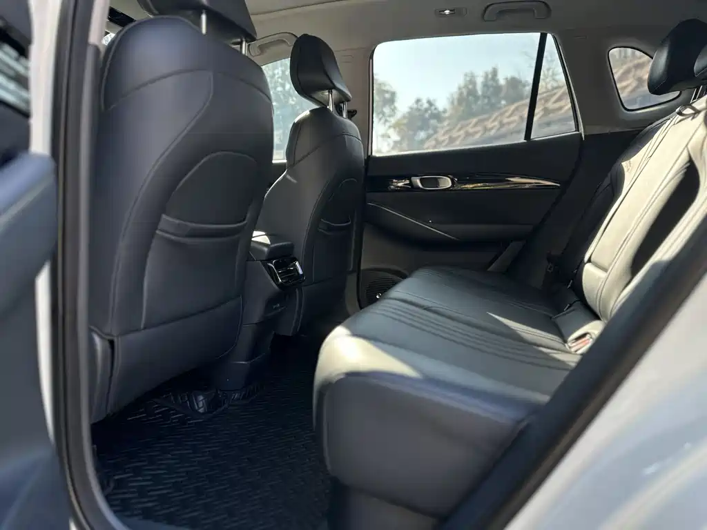 GEELY GALAXY GALAXY E5