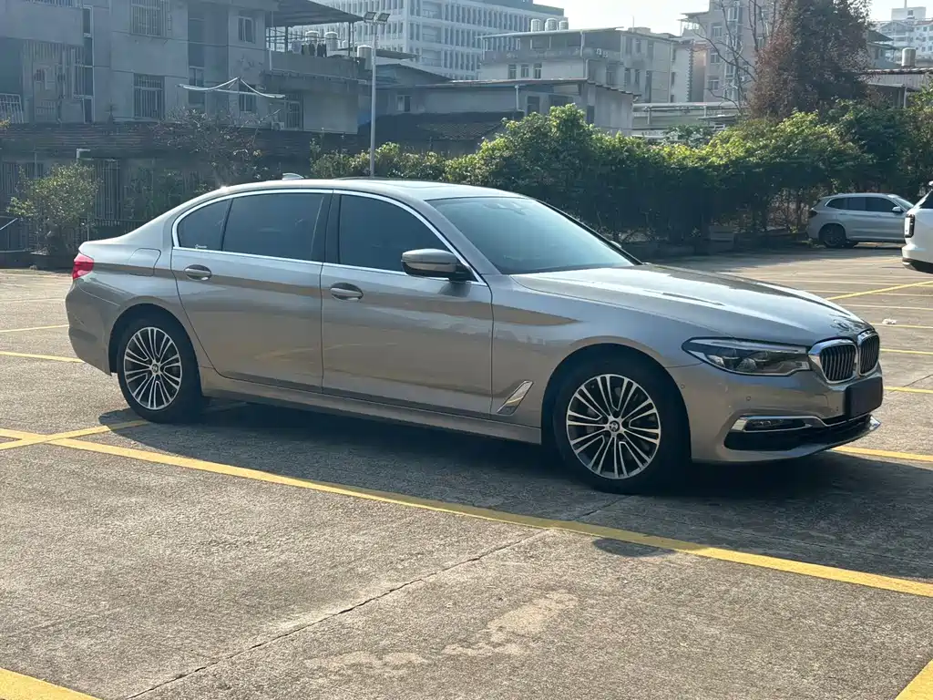 BMW 5 Series — миниатюра 3
