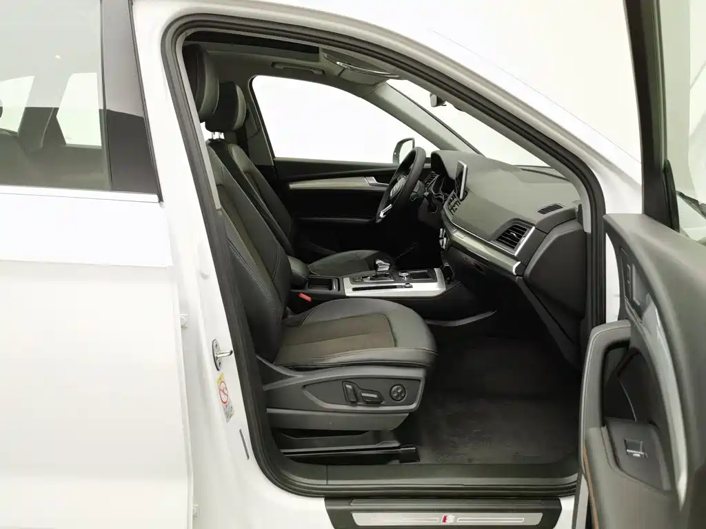 Audi Q5L — миниатюра 23