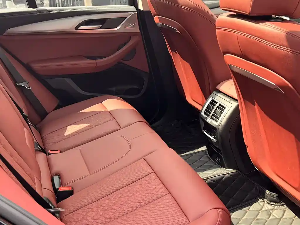 BMW iX3 — миниатюра 13