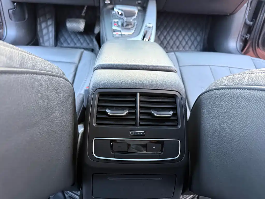 Audi A4L — миниатюра 12