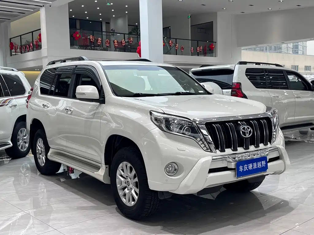 TOYOTA PRADO
