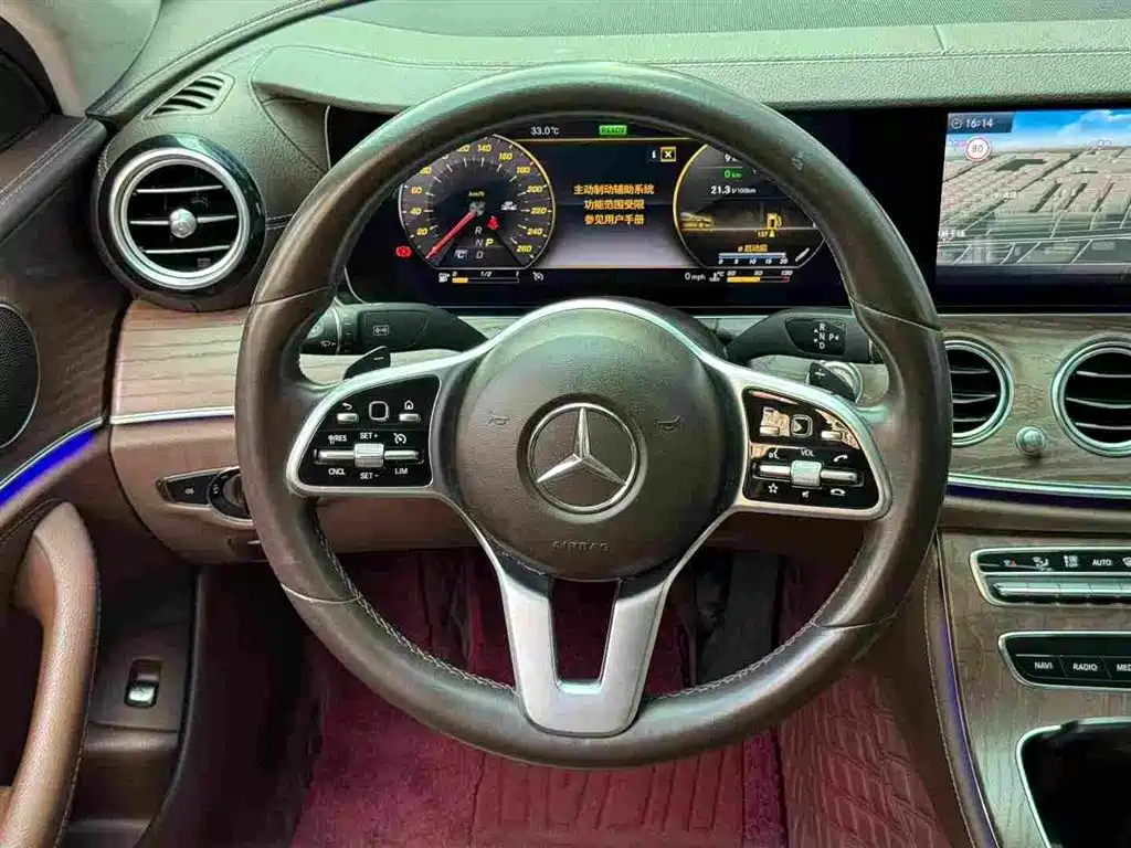 Mercedes-Benz E-Class — миниатюра 6