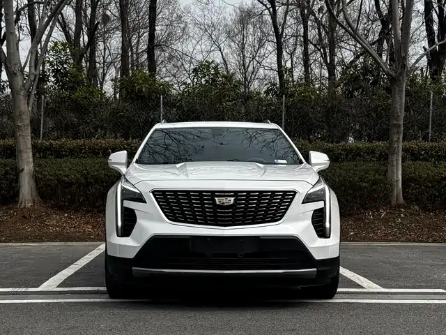 CADILLAC XT4