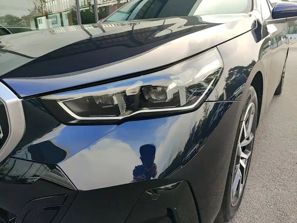 BMW i5 — миниатюра 24