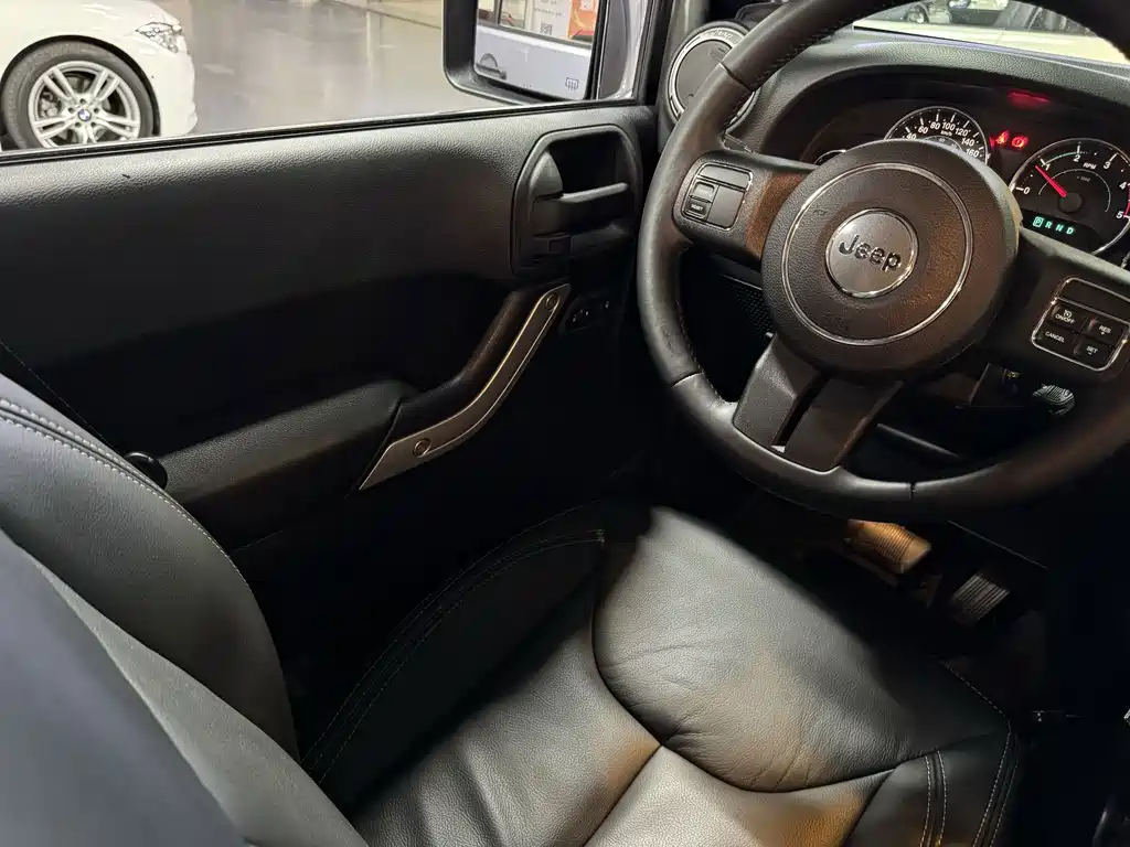 Jeep Wrangler — миниатюра 7