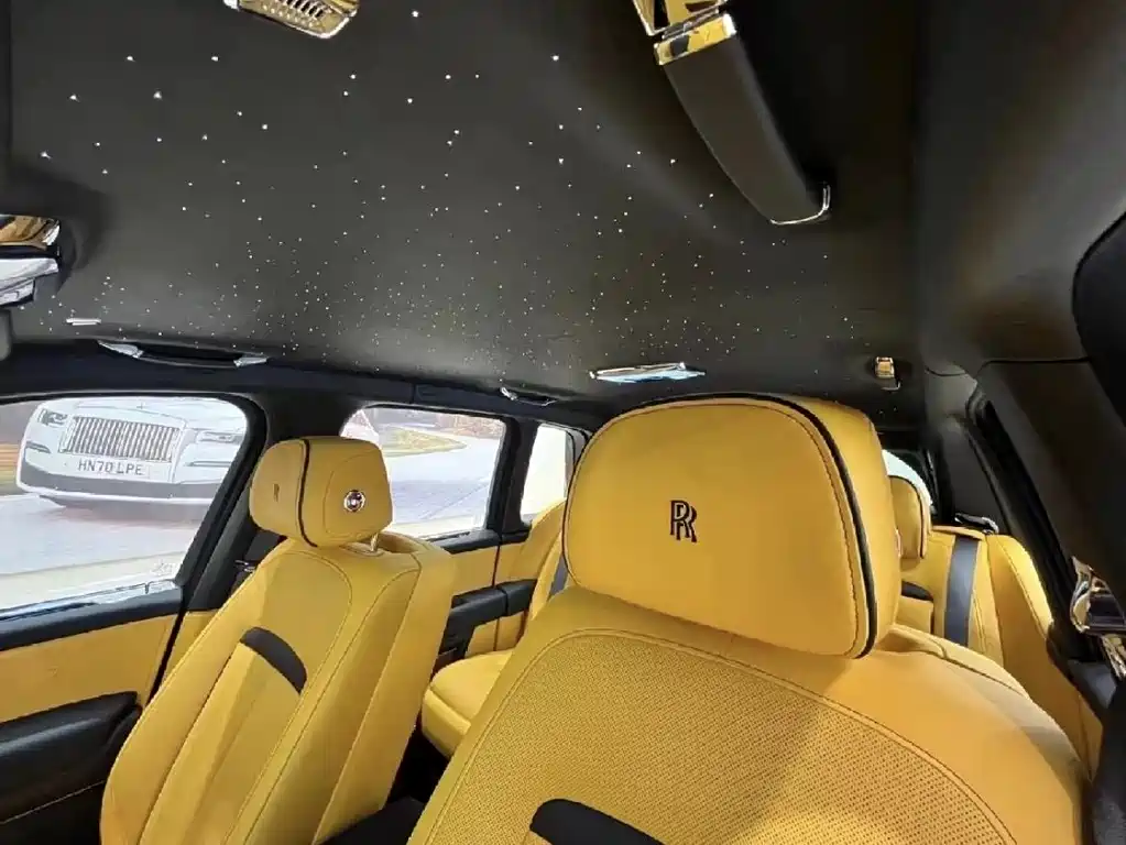 Rolls-Royce Cullinan 2018 мест