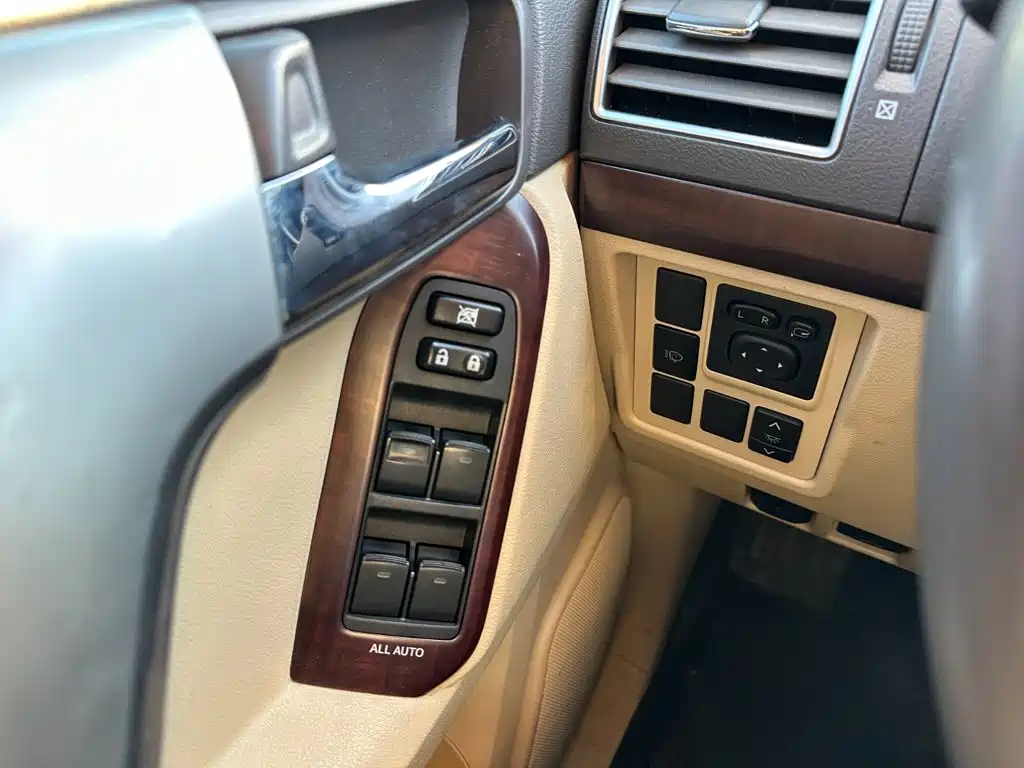 Toyota Prado — миниатюра 23