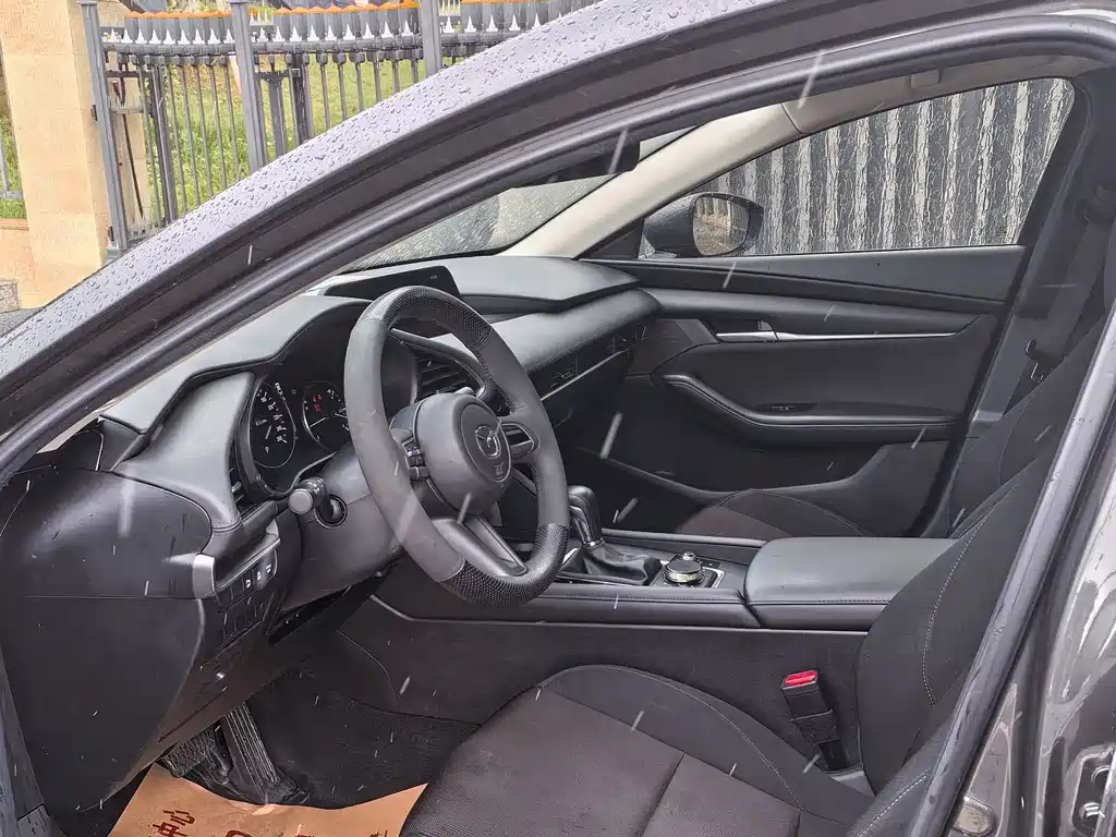 MAZDA  3 ANGKESAILA
