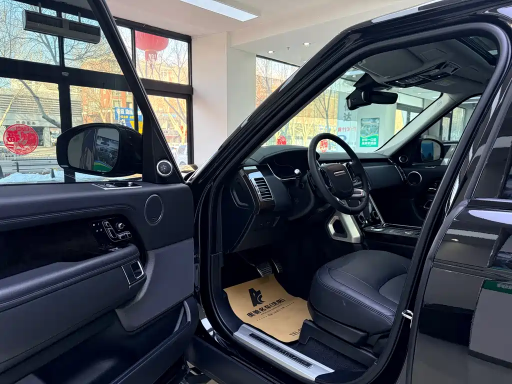 Land Rover Range Rover 2022 3.0 L6 400PS