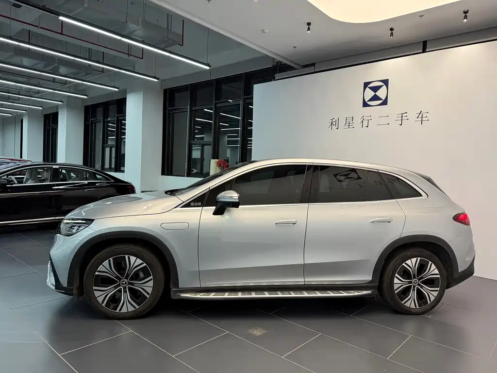 Mercedes-Benz EQE SUV — миниатюра 3